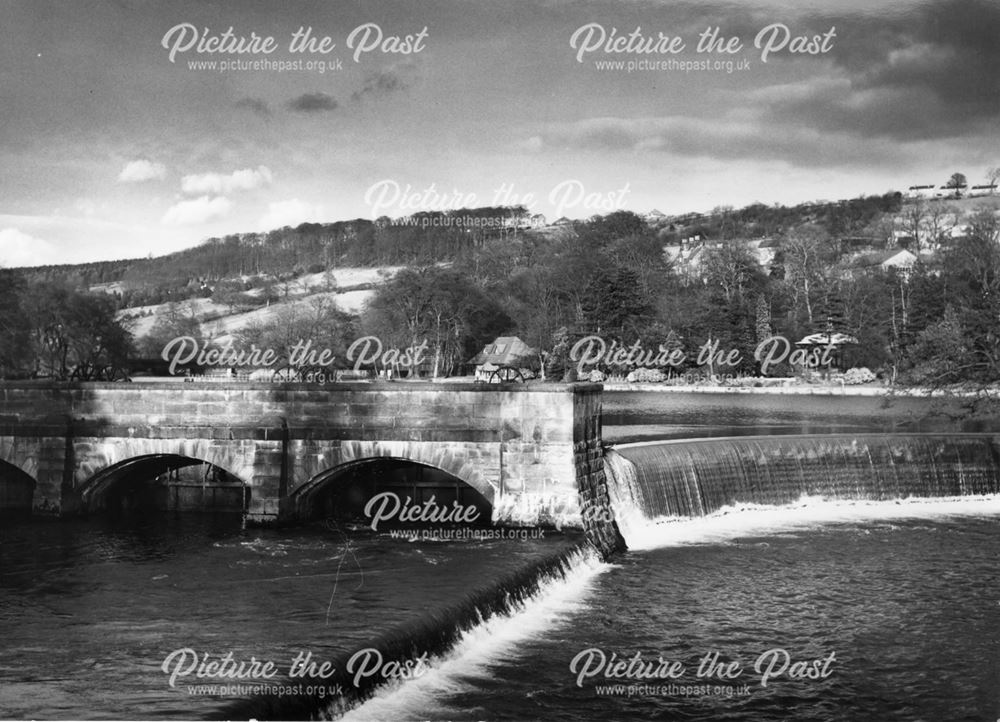 Horseshoe Weir and sluice Gates with River Gardens behind, Belper