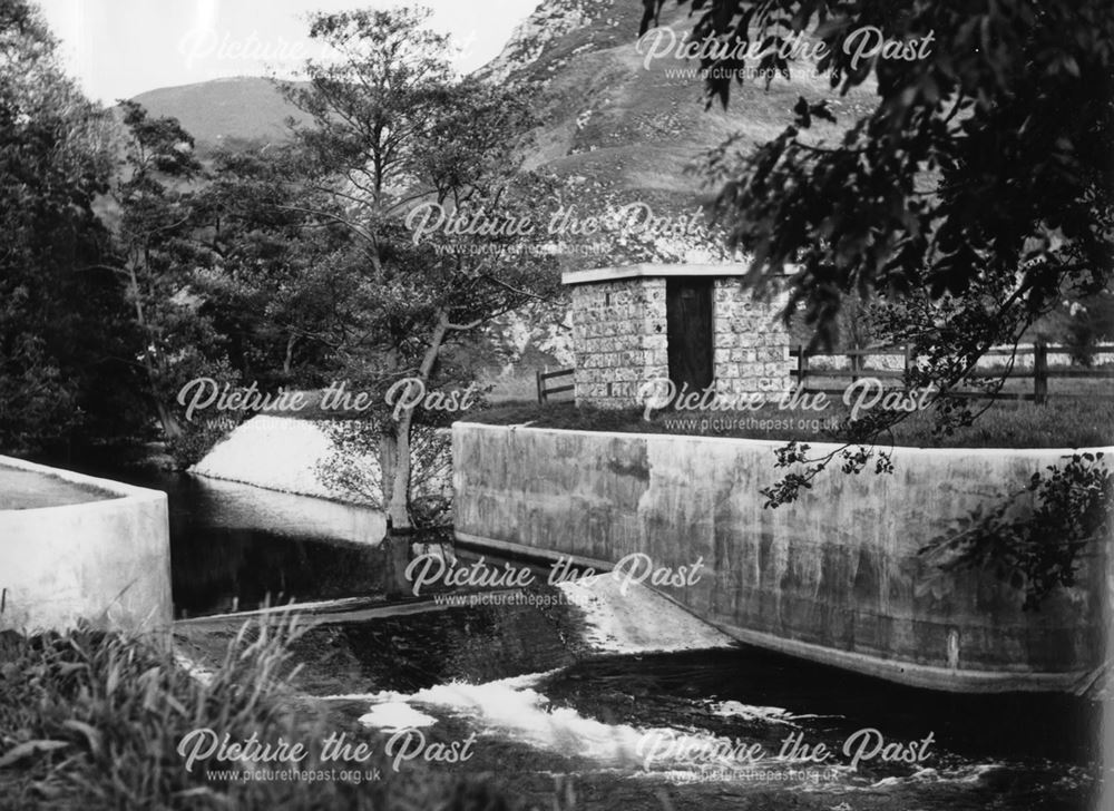 The new cut, Dovedale, Looking north