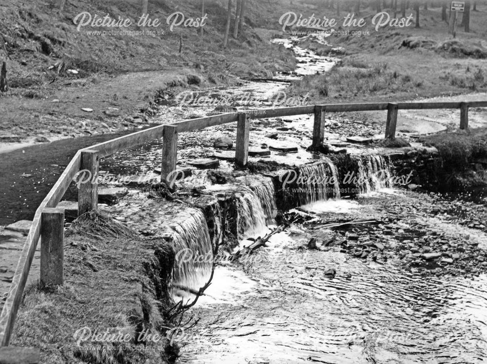 Weir and stepping stones, Linch Cough, Howden Reservoir