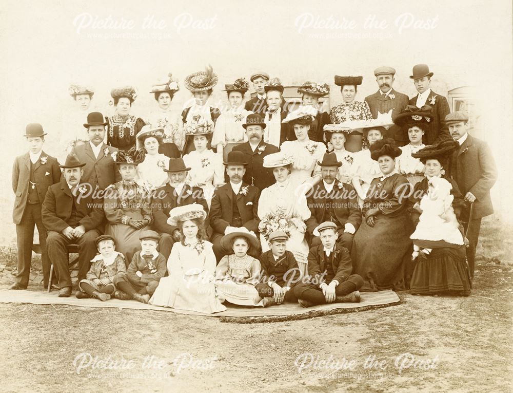 Group photograph, possibly the Kilpin family