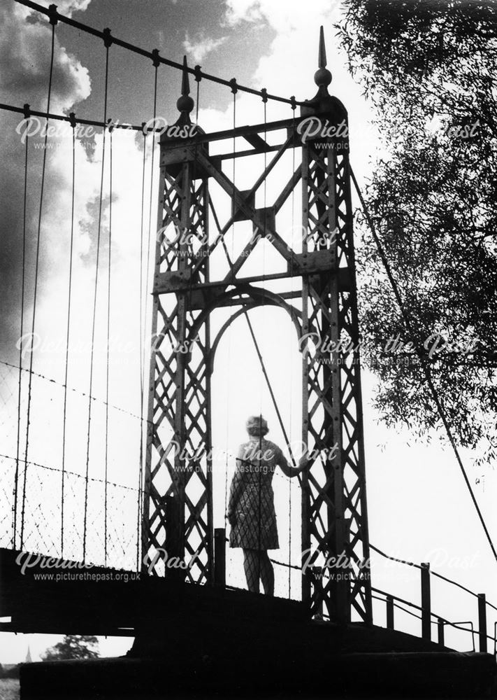 Doveridge, the suspension footbridge