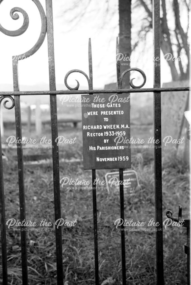 Bronze plaque Gates dedicated 1959 to Richard Wheen, former Rector