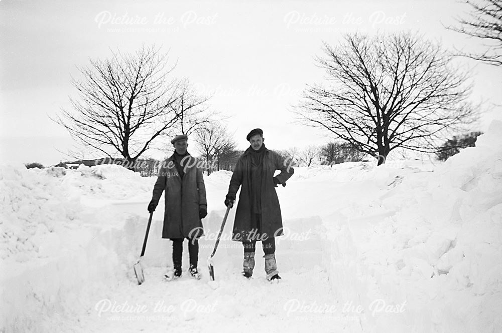 Snow clearing at Dove Holes, early 1940s