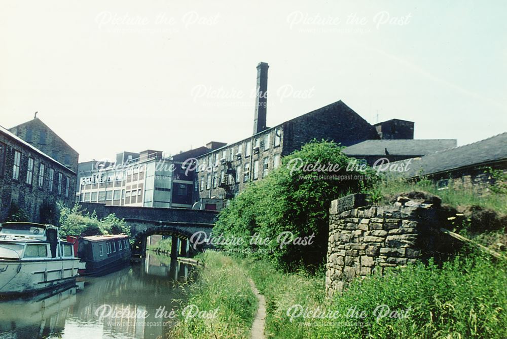 Redmore lane bridge abutment, Peak Forest Canal, Newtown