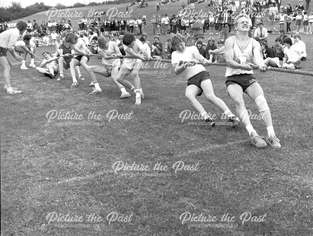 School Sports Day, IIlkeston School, off West End Drive, lkeston, c 1980s