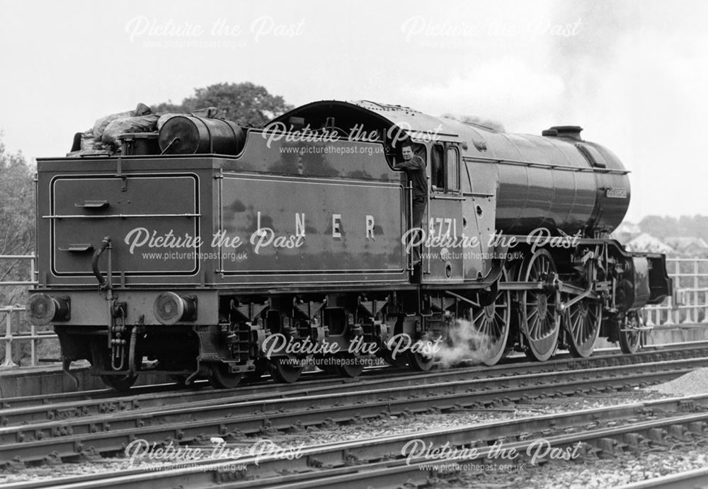 Steam loco Green Arrow, Midland Railway Station, Railway Terrace, Derby, 1987