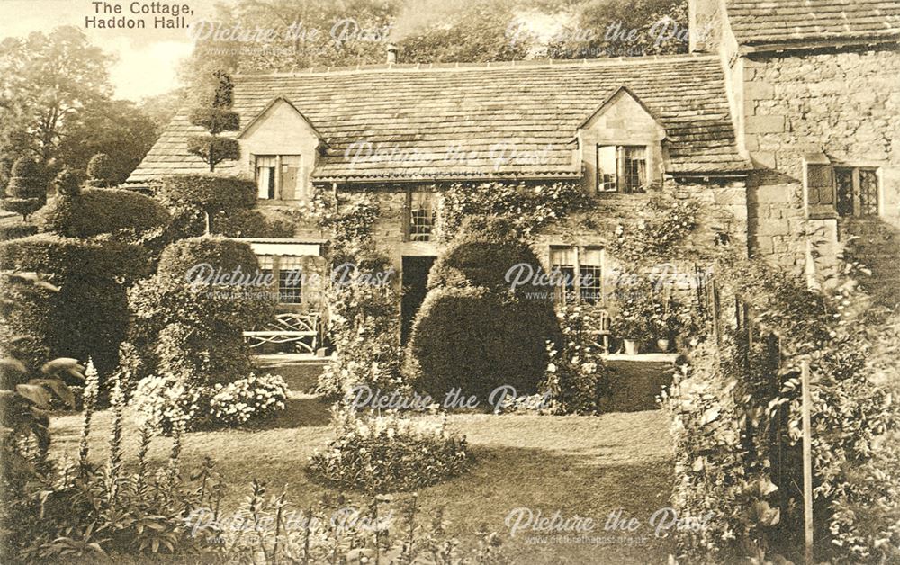 Cottage in Haddon Hall, Haddon Road, Bakewell, c 1910s