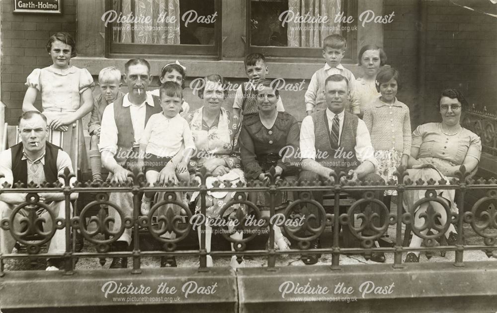 Brooks, Ball and Harvey Families of South Normanton on Holiday, 1930s