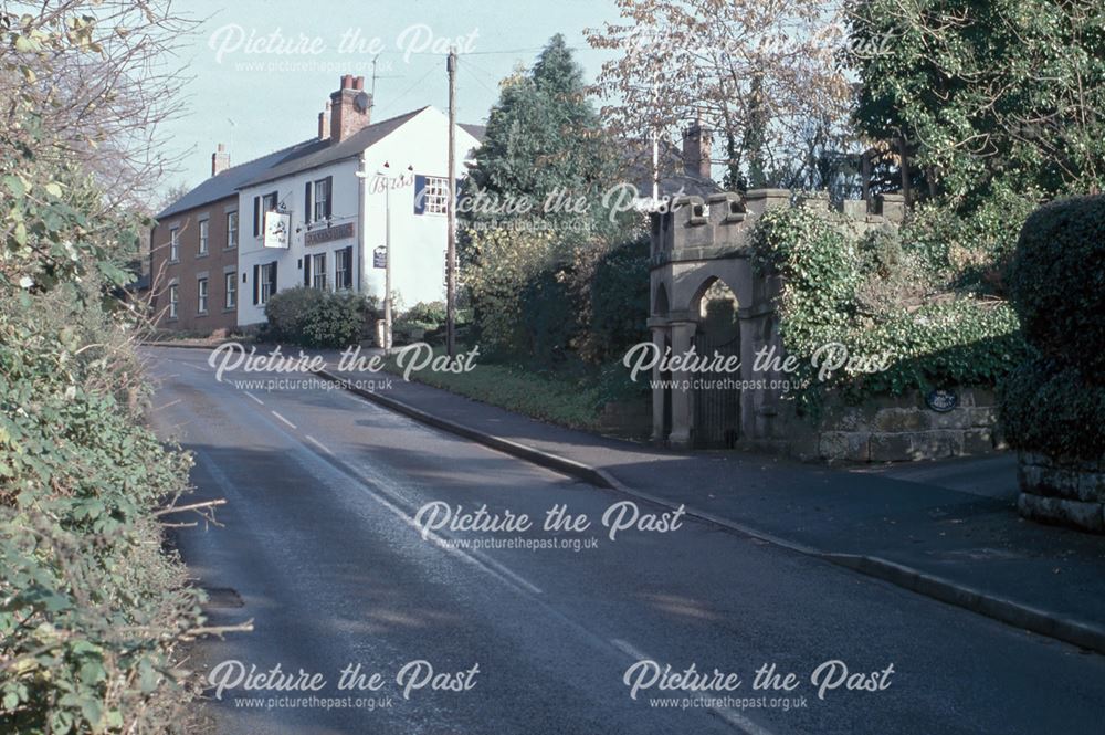 Chalybeate Spring Well and Joiners Arms, Church Road, Quarndon, 1996