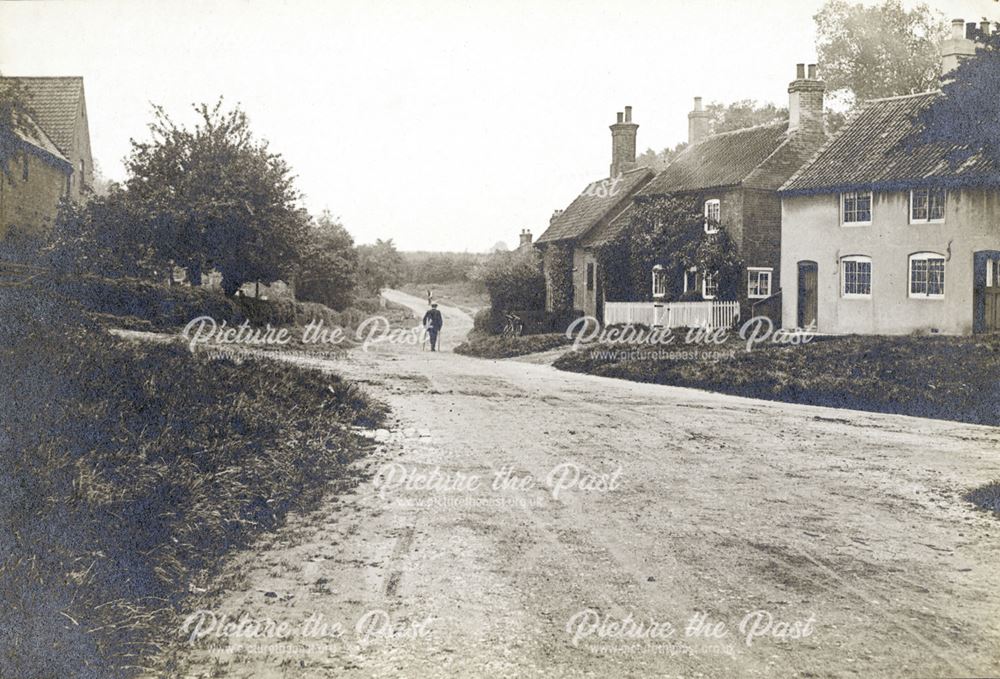 Eakring Road from Maypole Green, Wellow, c 1910?