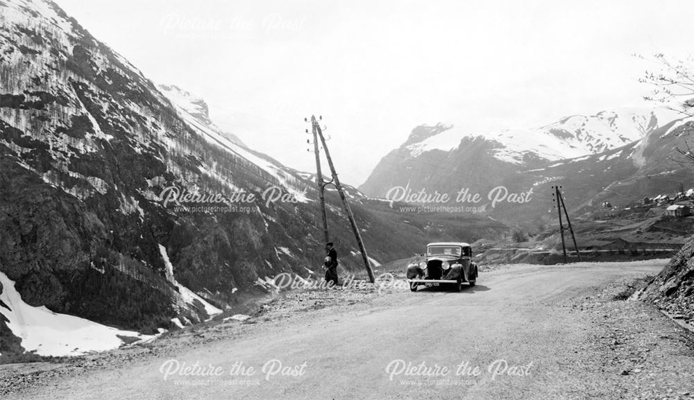 Photo of an early Bentley car, c 1940s?