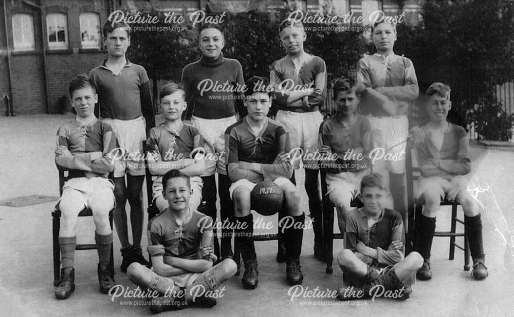 Boys Football Team, Holmewood, 1937