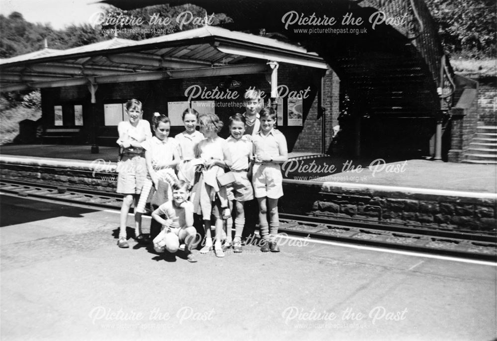 Holy Trinity Church Jnr Club Outing to Hadden Hall, Matlock Bath, 1959