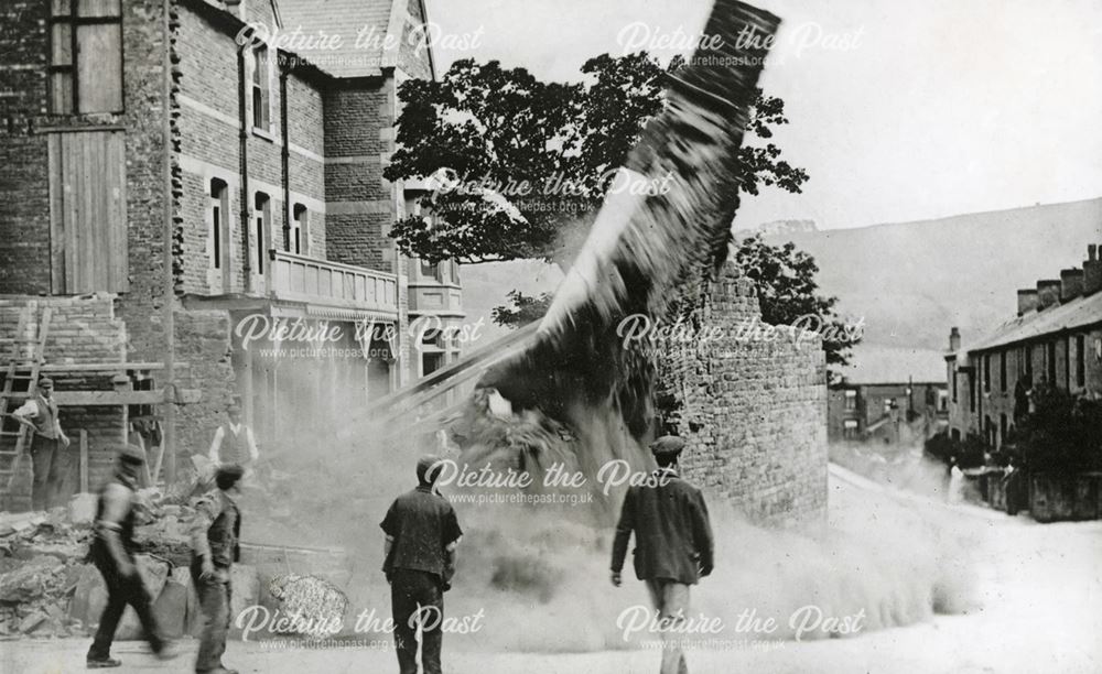 Demolition of Last of Old Squirrel Inn, Green Lane, Chinley, 1902