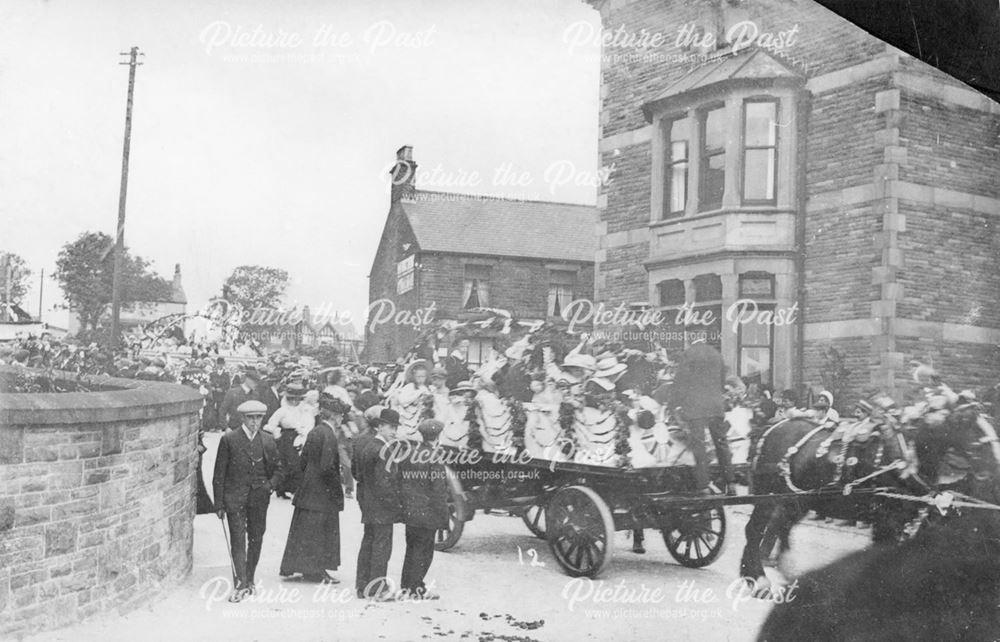 Parade outside the Princes Hotel, Green Lane, Chinley, c 1910s