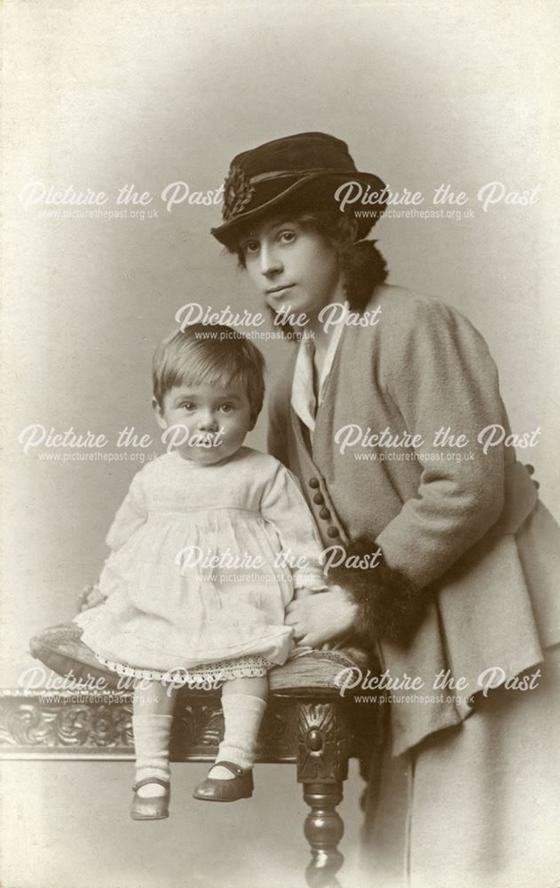 Wilson Family Portrait, Matlock, c 1910s-1920s