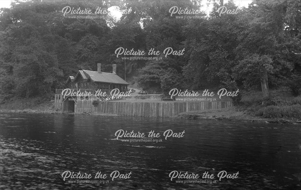 Boathouse on the River Trent at King's Mills, Castle Donington, Leicestershire, c 1910-11