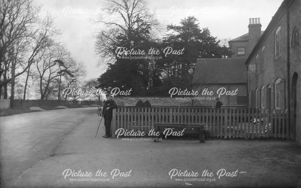 Village stocks, Main Road, Sudbury, c 1913