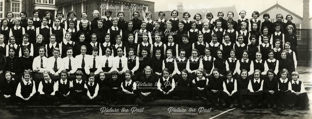 Secondary School pupils and teachers, Heanor, 1935