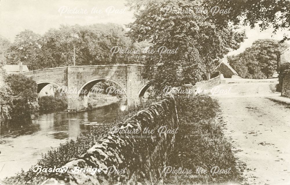 Baslow Bridge on the River Derwent, Baslow, c 1910s?