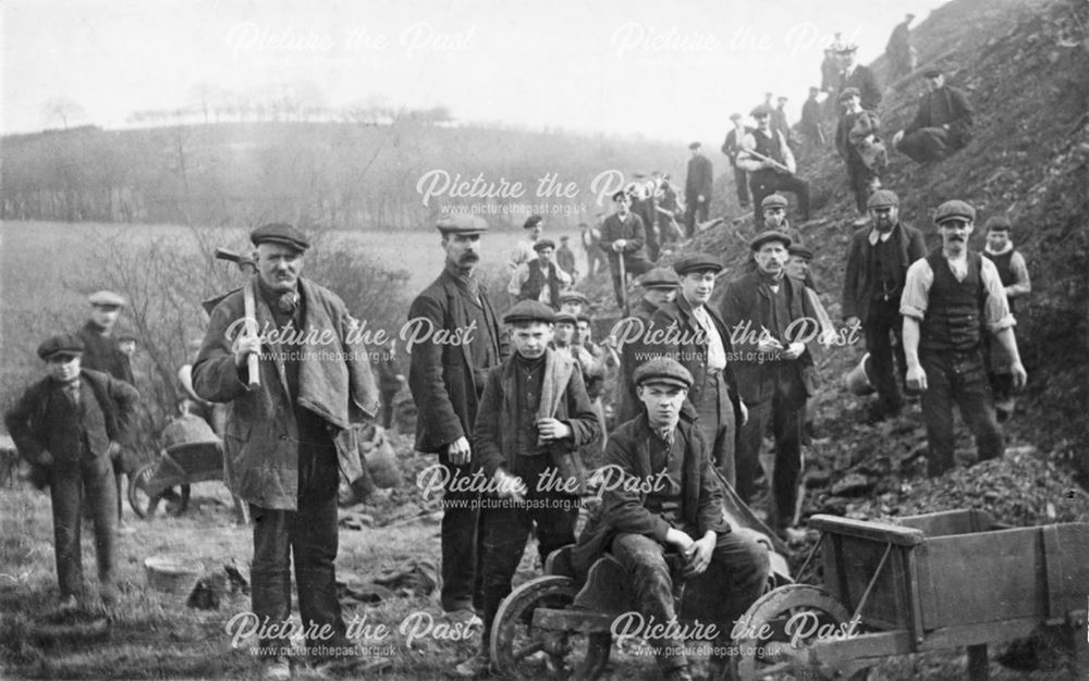 The Coal Strike, Holmewood Pit