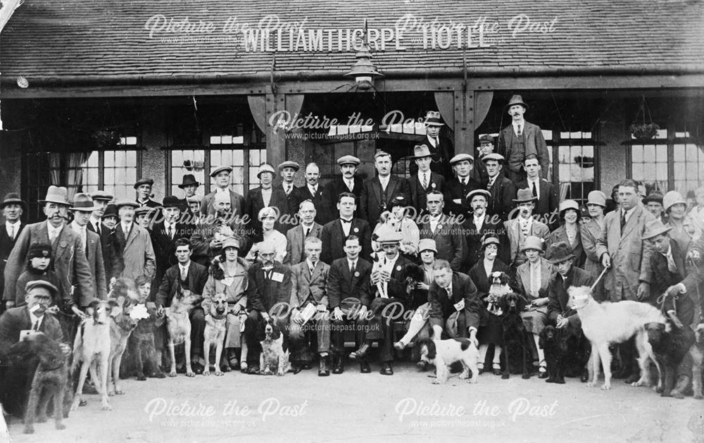 A group photograph taken outside the Williamthorpe Hotel