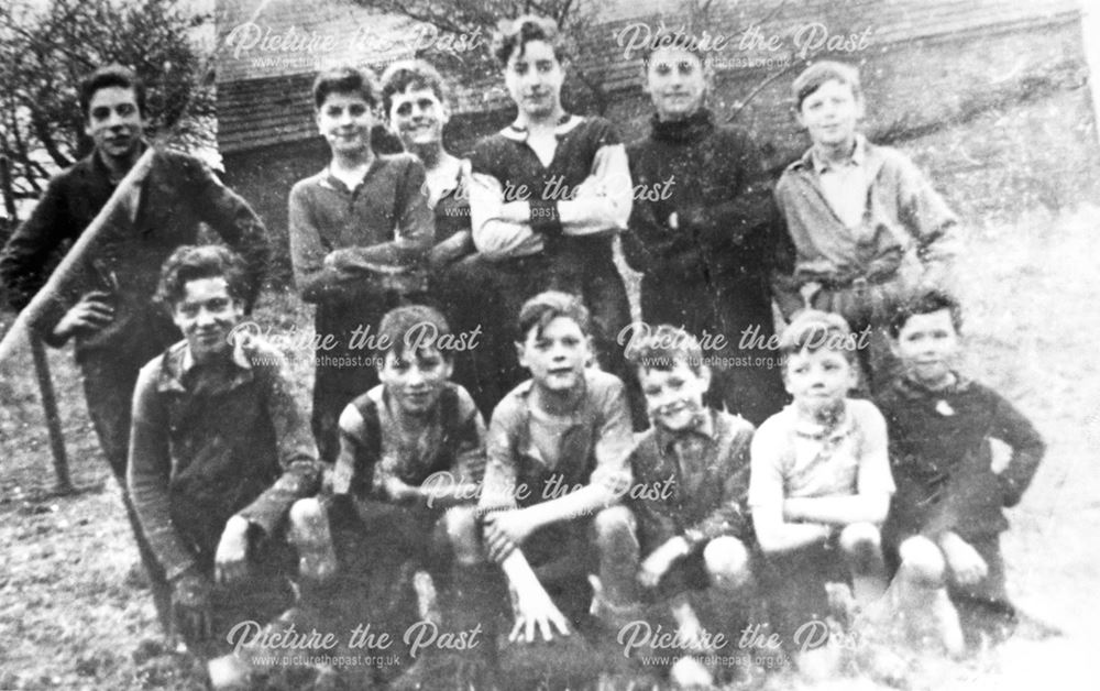 Dronfield Rainbow Rangers football team, Fanshaw Bank, Dronfield, 1947