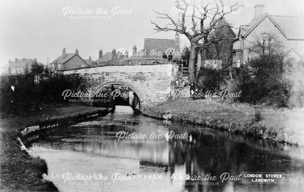 Lock Bridge on the Chesterfield Canal, Killamarsh, c 1900s?