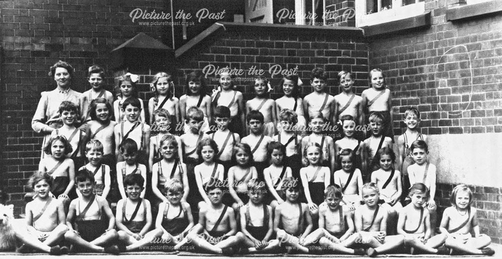 Group photograph of children, Heath County School