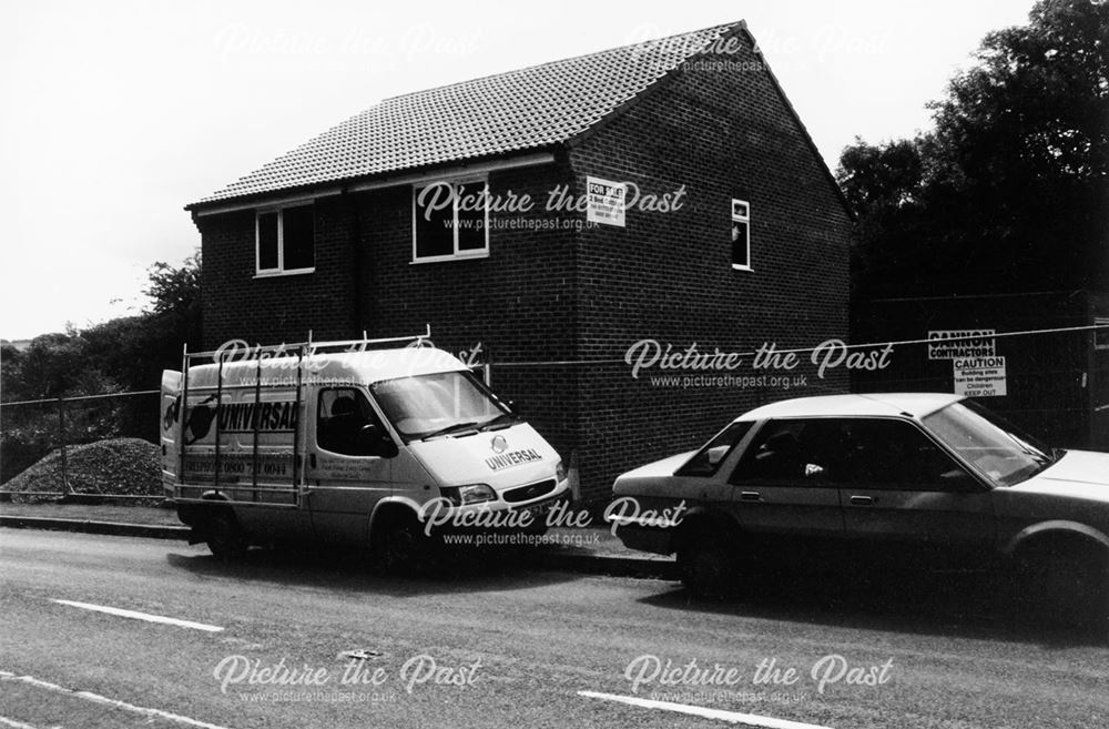 New housing, Main Road, Morton, 1999