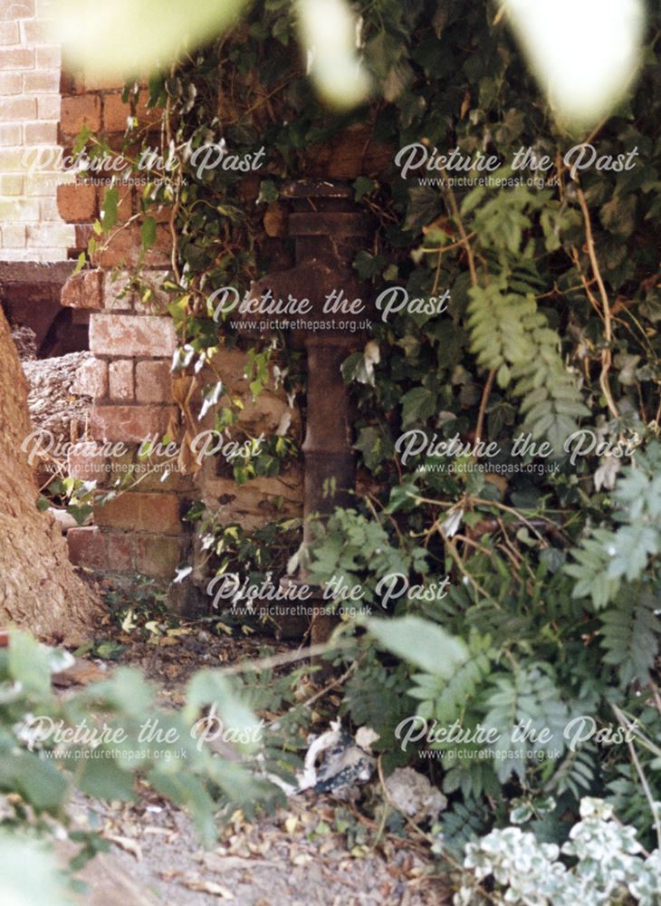 Old Water Pump, Staveley, 1999