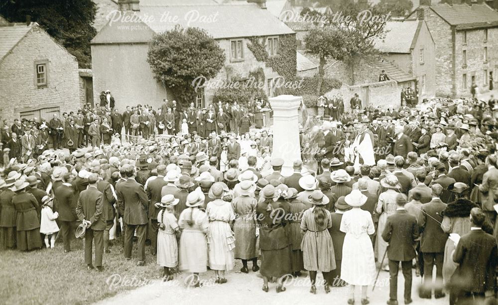 Unveiling the War Memorial