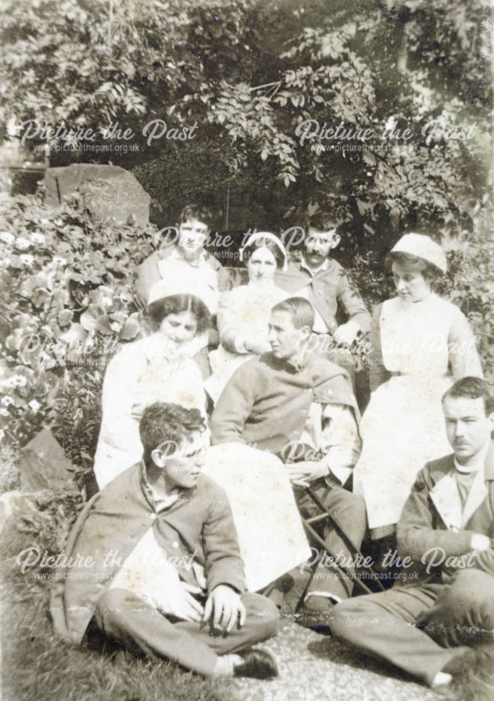 Soldiers and nurses relaxing in the gardens