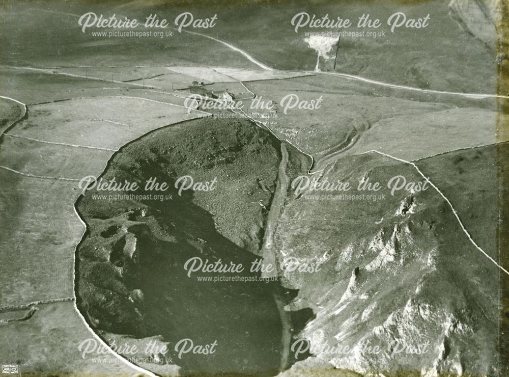 Aerial view of Winnats Pass, Castleton, 1924