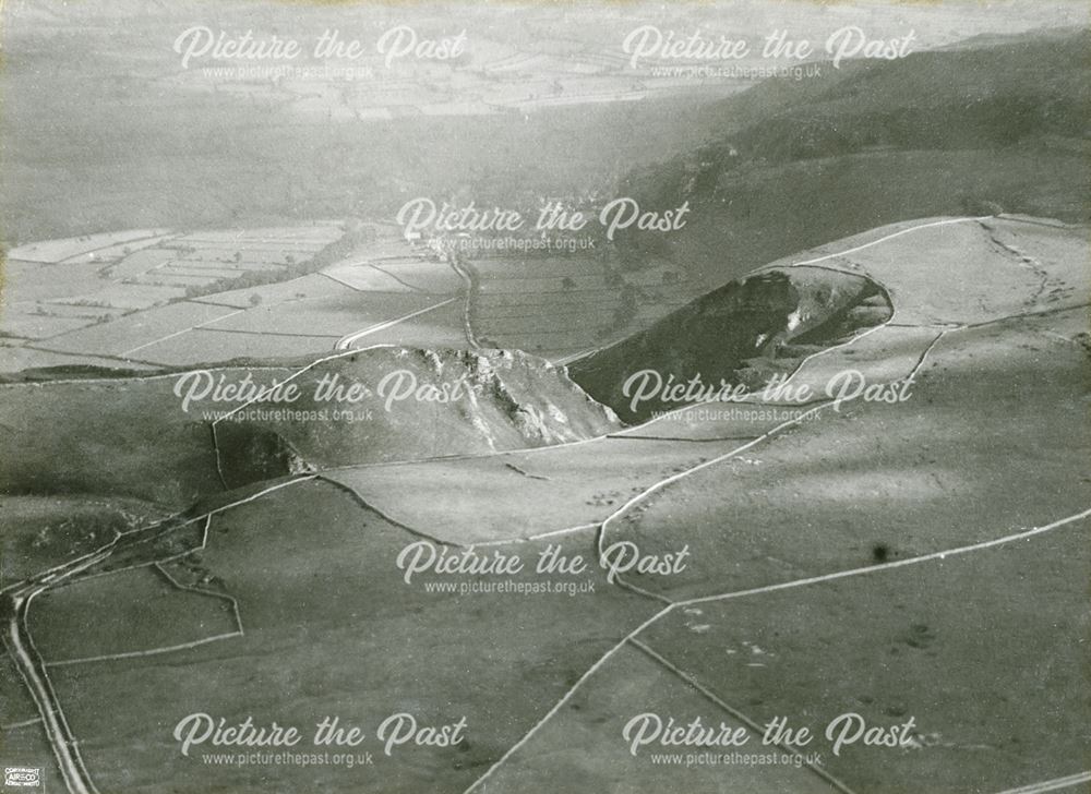 Aerial view of Winnats Pass, Castleton, 1924