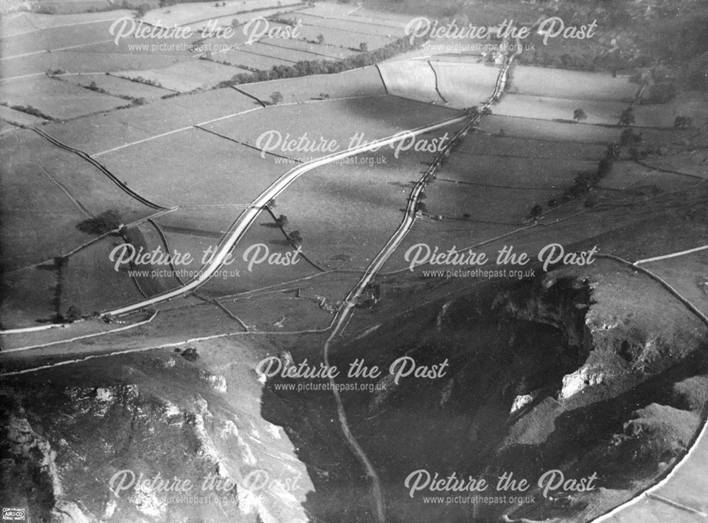 Aerial view of the entrance to Winnats Pass, Castleton, 1924