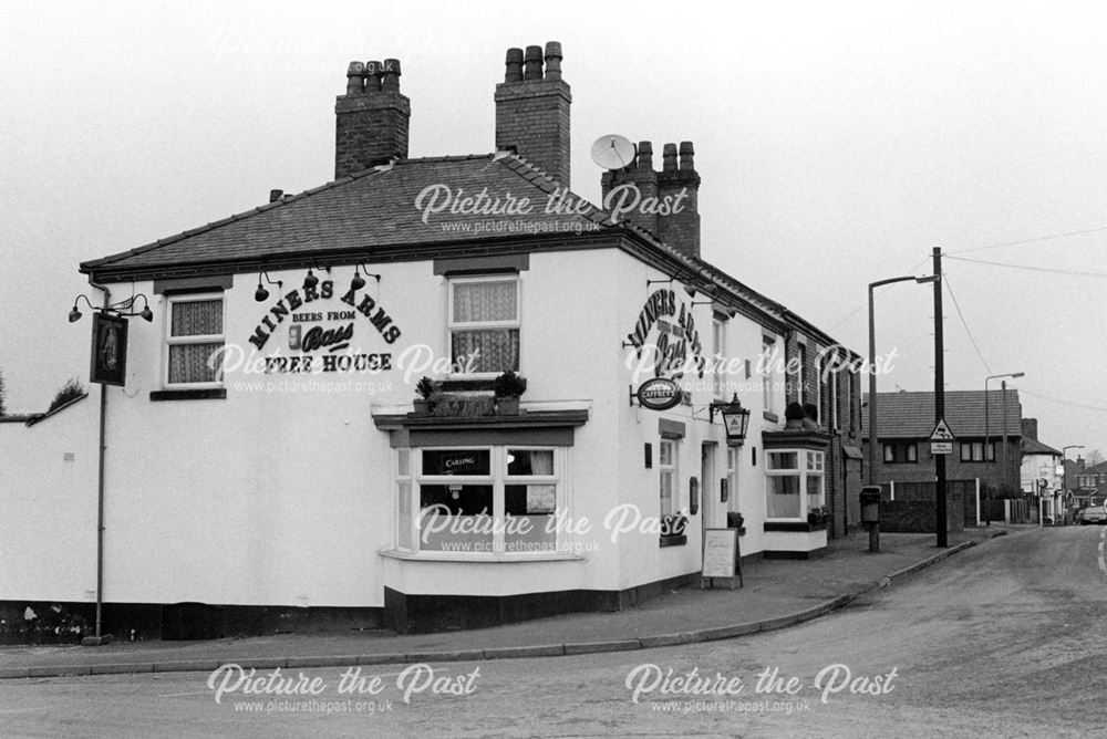 Miners Arms, Corner of Castle Road and George Street, Church Gresley, 2002