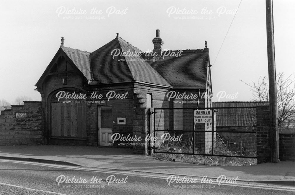 Bretby Art Pottery, Swadlincote Road, Swadlincote, 2002