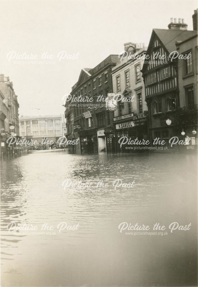 Cornmarket during the 1932 flood