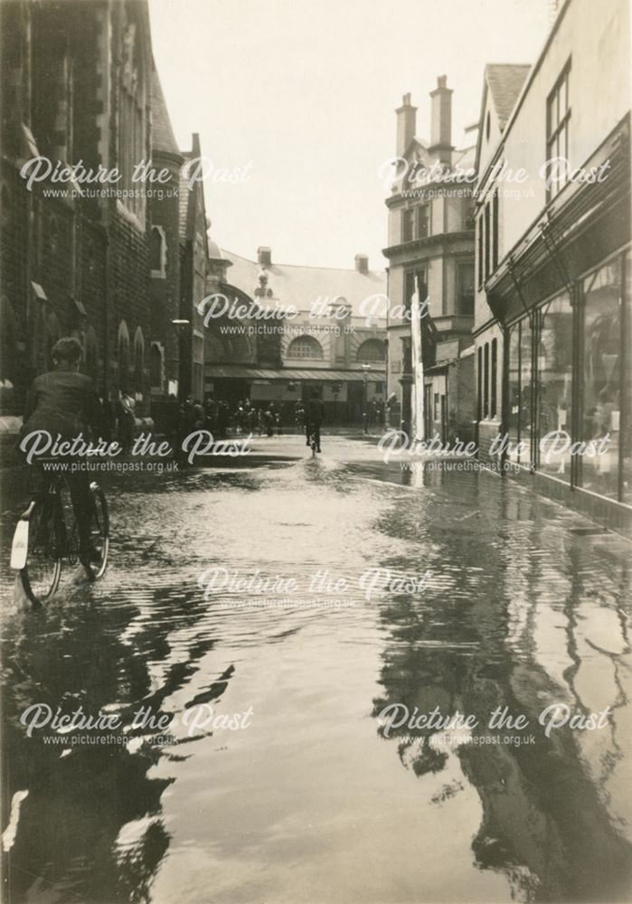 Cornmarket during the 1932 flood