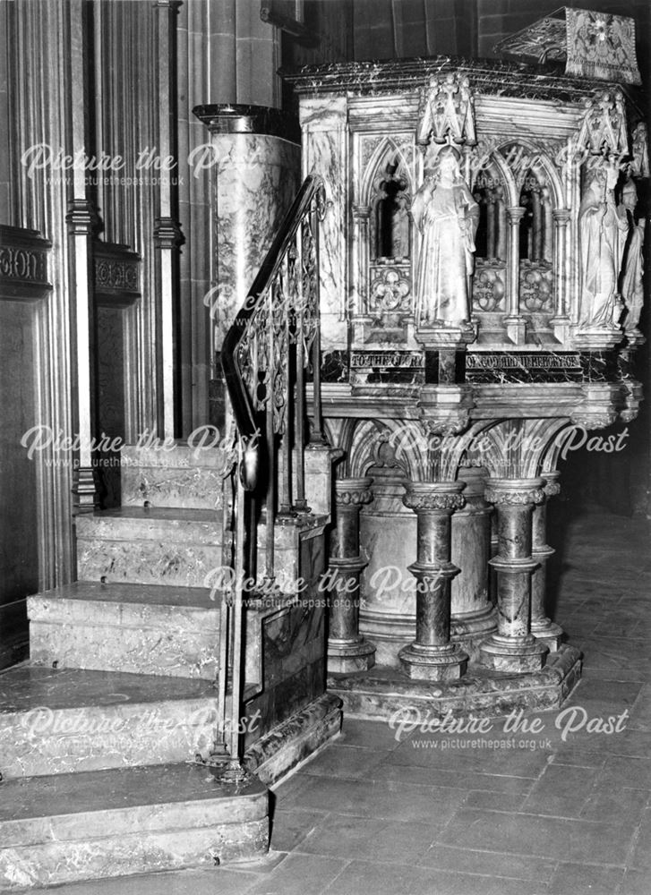 Pulpit in St Andrew's Church