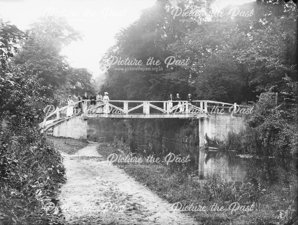 The Trent and Mersey Canal, Weston Cliff
