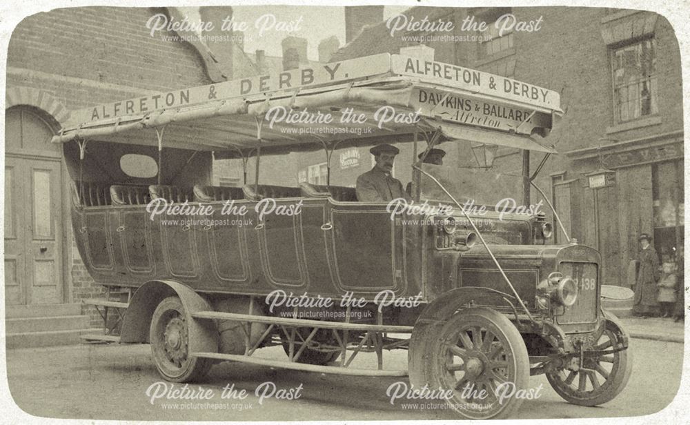 Alfreton and Derby bus near the Moot Hall, Alfreton, 1915