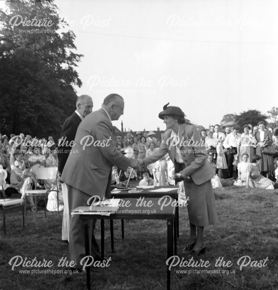 Sir Frederick Scopes presents awards at a Stanton Works Annual Flower Show