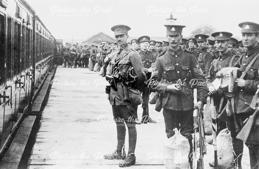 Soldiers of the Sherwood Foresters Embarking for the Front, Derby, 1914