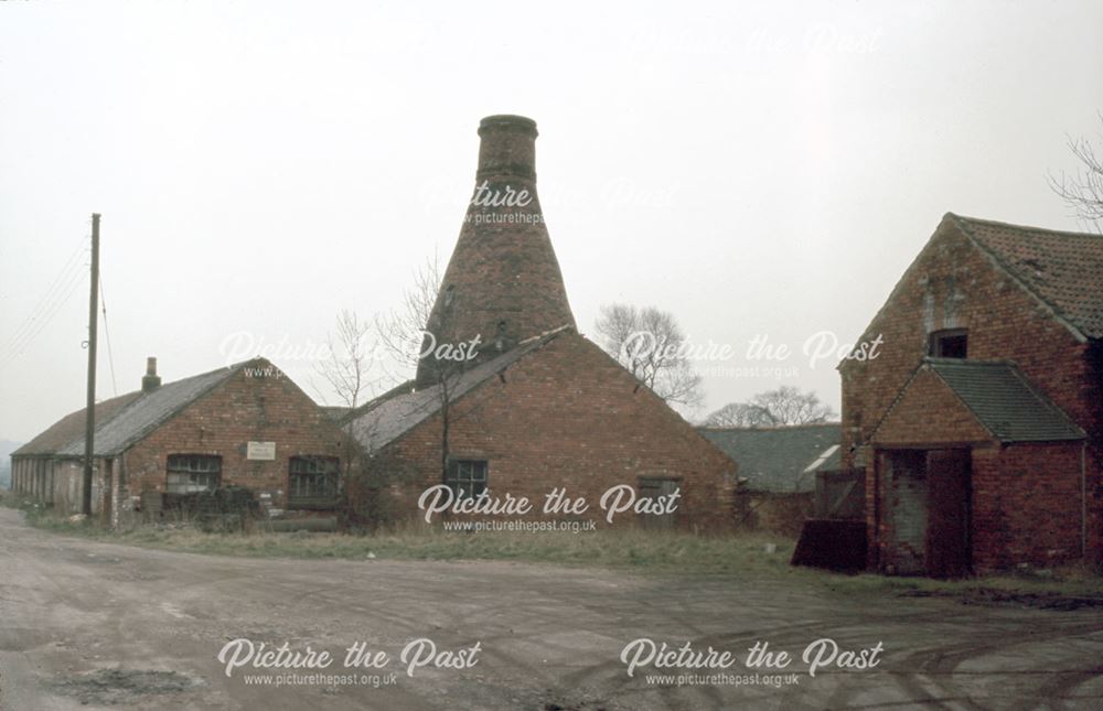 Bottle Kiln, High Lane West, West Hallam, Ilkeston, 1971