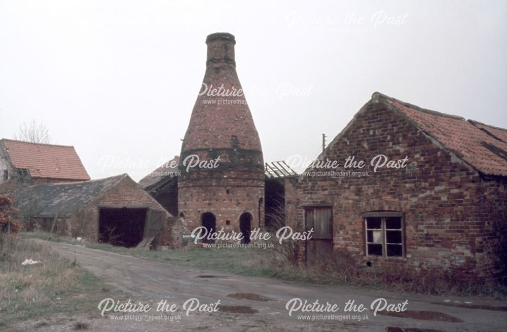 Bottle Kiln, High Lane West, West Hallam, Ilkeston, 1971