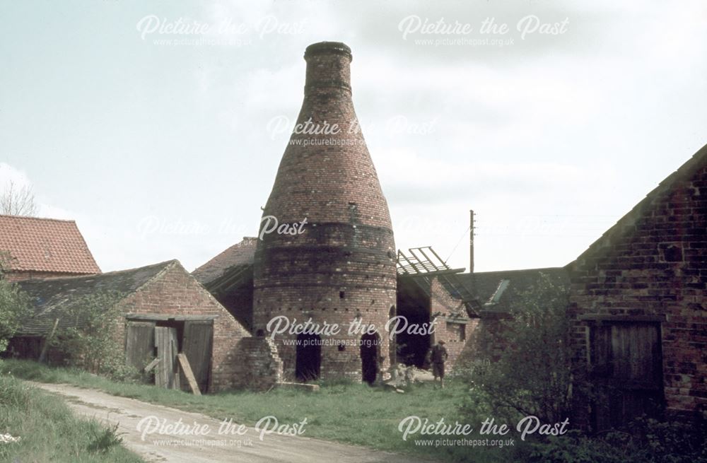 Bottle Kiln, High Lane West, West Hallam, Ilkeston, 1970