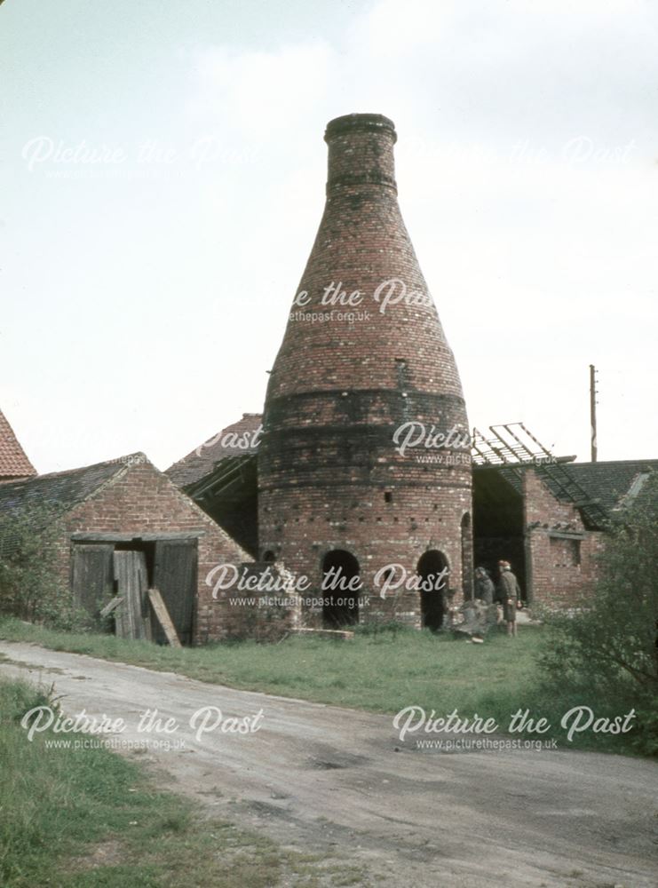 Bottle Kiln, High Lane West, West Hallam, Ilkeston, 1971