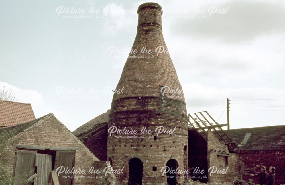 Bottle Kiln, High Lane West, West Hallam, Ilkeston, 1971